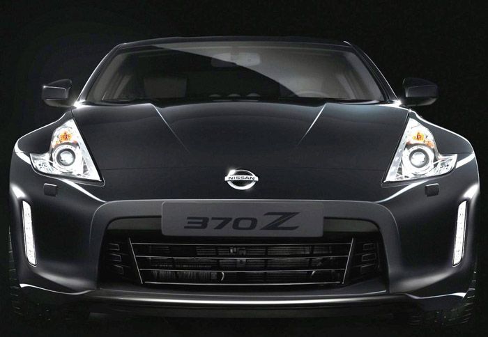 Tο ανανεωμένο 370Z διαθέτει νέο εμπρός προφυλακτήρα με φώτα τεχνολογίας LED.
